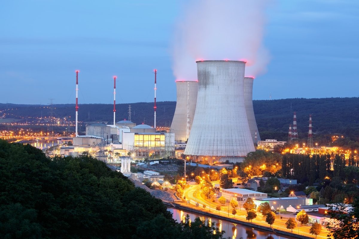 Kazakistan'ın ilk nükleer enerji santralinin inşasına başlandı