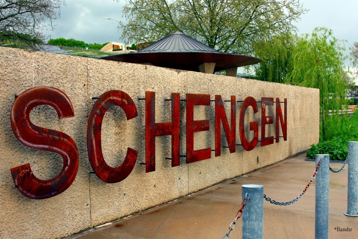 Şengen Bölgesi'ne giriş-çıkışları dijitalleştirecek EES, 12 Ekim'de başlıyor