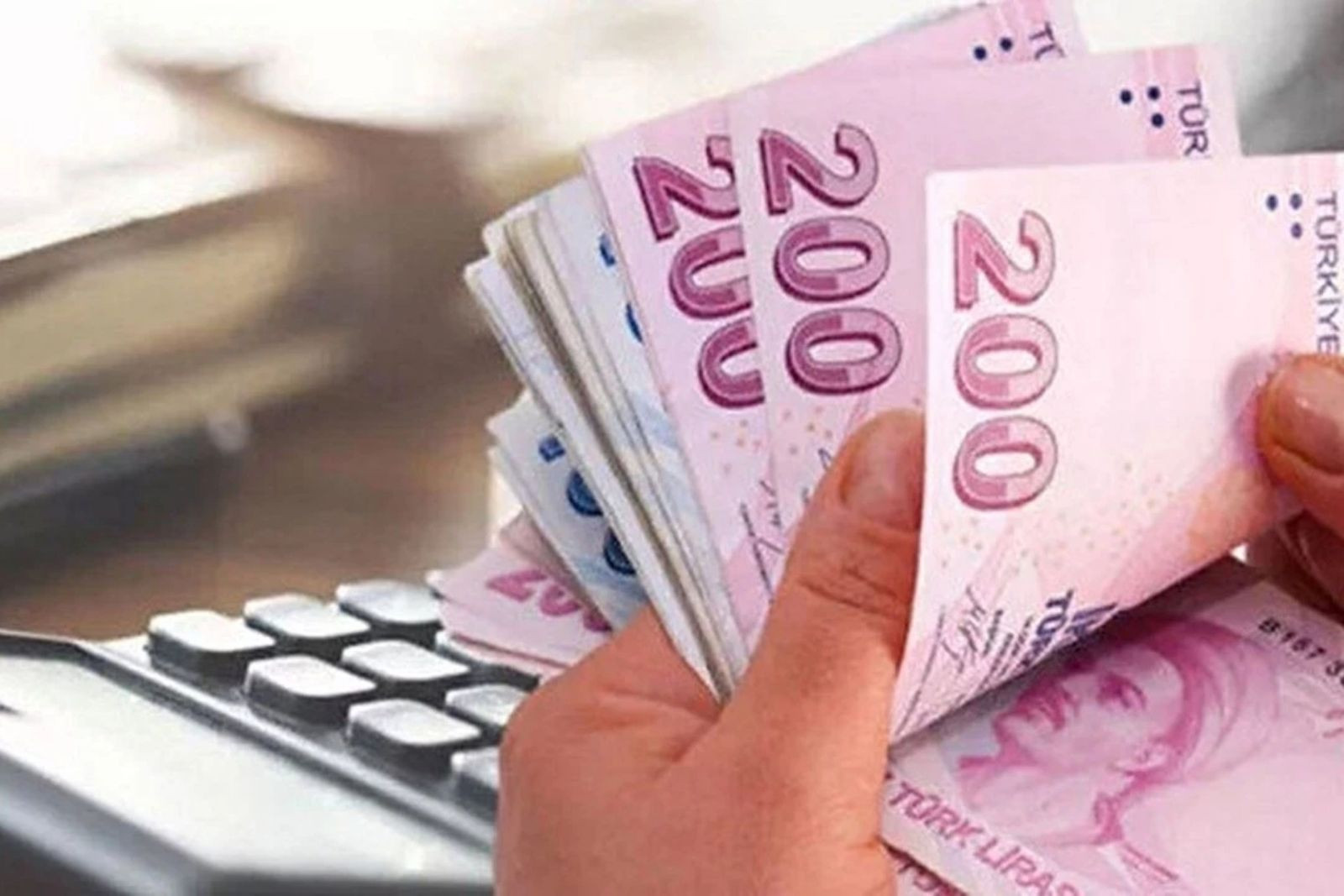 Bloomberg yazdı, Türkiye'de dezenflasyon için vergi artışları sınırlı tutuldu