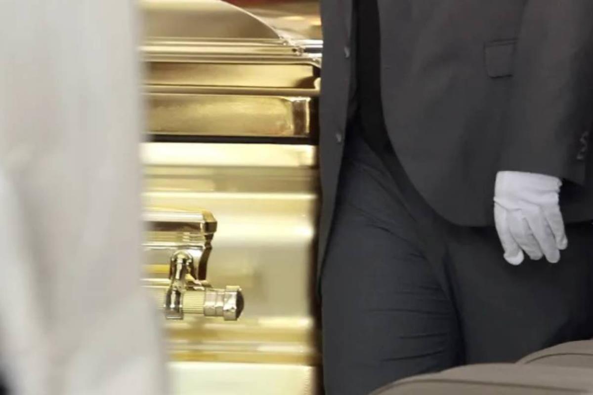 Ölümüyle ülkenin karıştığı Meksikalı kartel lideri El Mencho, altın tabutla gömüldü