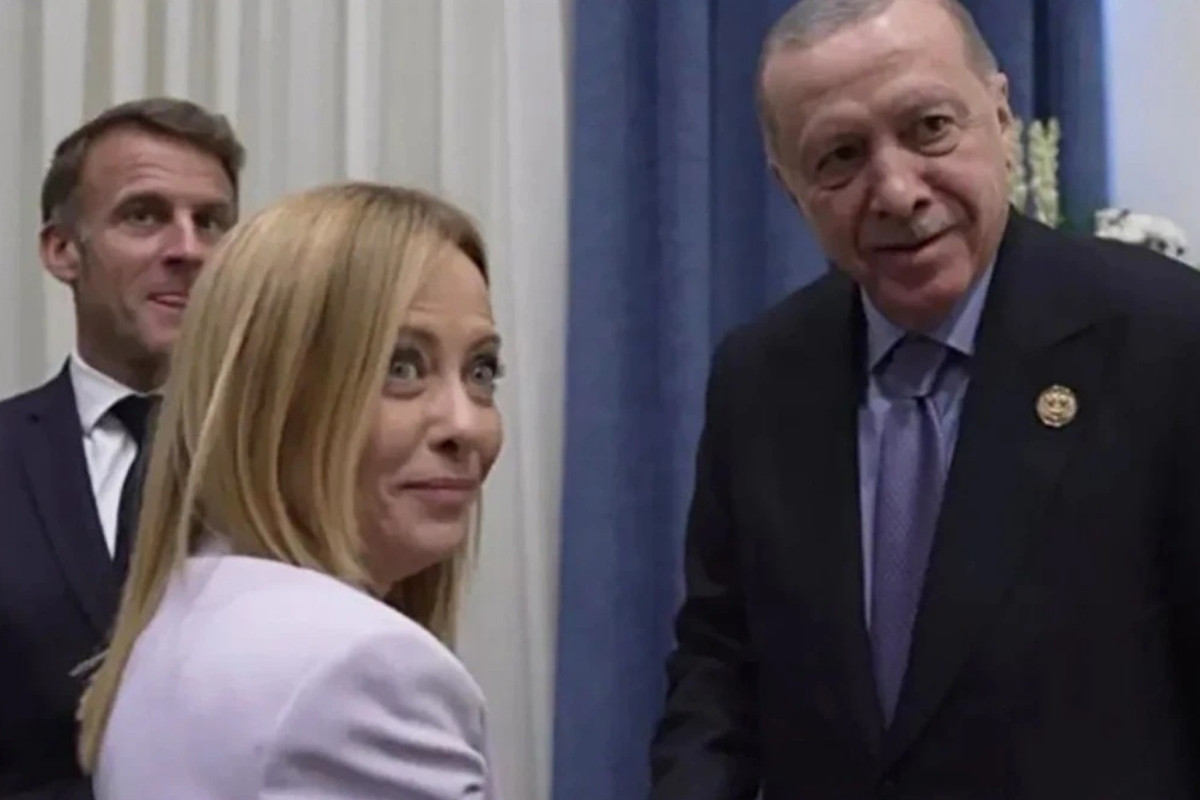 Cumhurbaşkanı Erdoğan'ın tavsiyesine uyan Meloni sigarayı bıraktı, Yeşilay'dan dikkat çeken paylaşım geldi