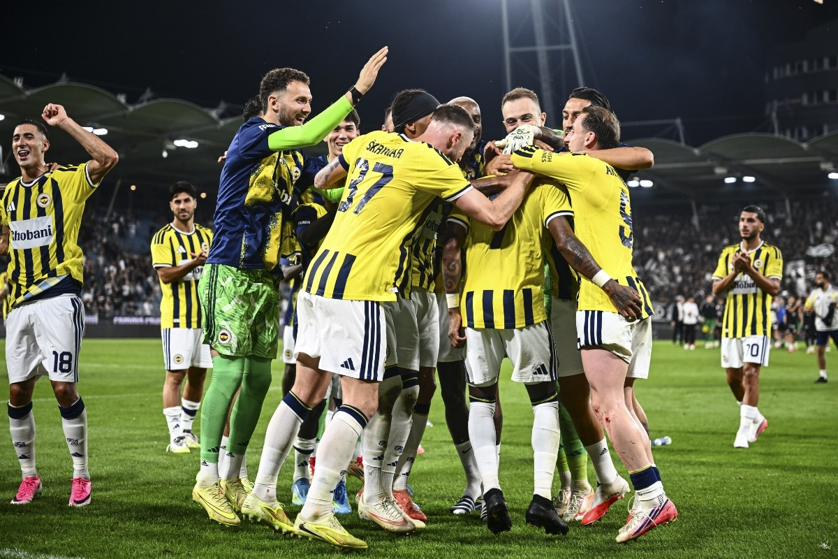 Fenerbahçe,  UEFA Şampiyonlar Ligi yolunda Sturm Graz'ı da geçerek play-off turunda Olimpik Lyon ile eşleşti