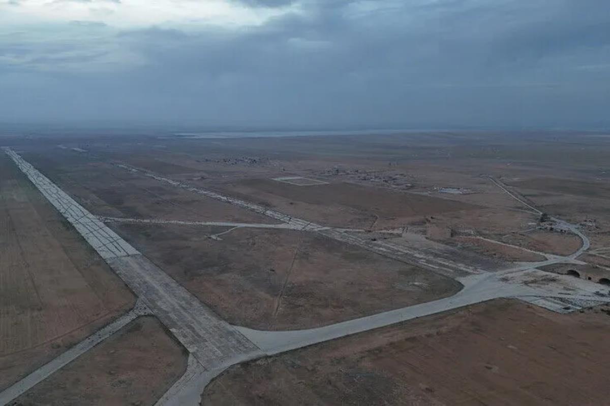 İsrail, Suriye'nin İdlib ilindeki Ebu Zuhur Askeri Havaalanı'nı vurdu