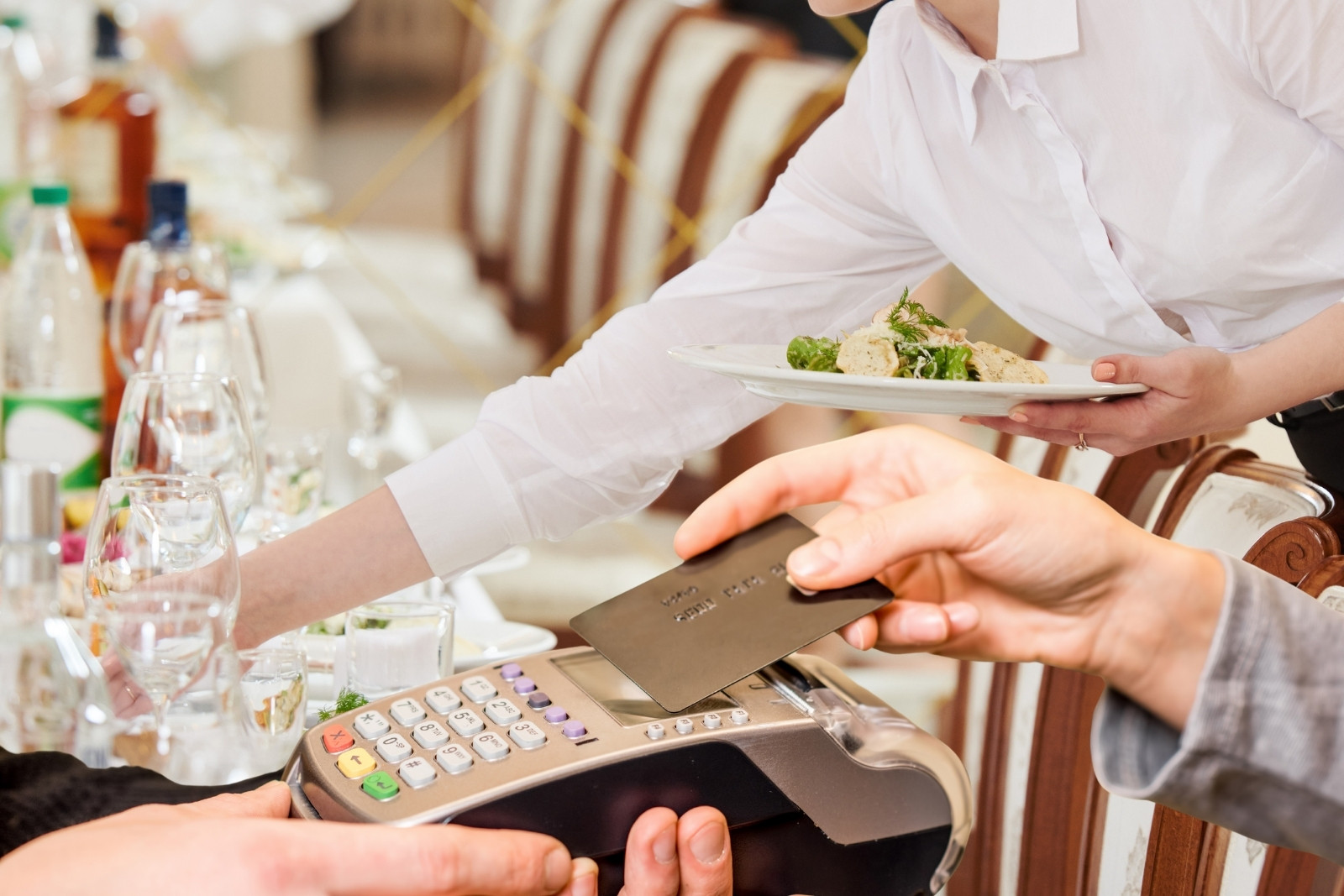 Ticaret Bakanlığı'ndan yemek kartlarına sıkı denetim, komisyon oranı sınırlandırıldı