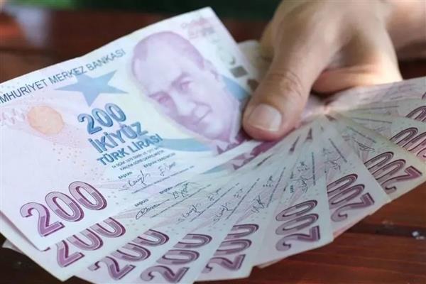 Ticari kredide uzun vadede faiz oranı yüzde 40'ın altına düştü