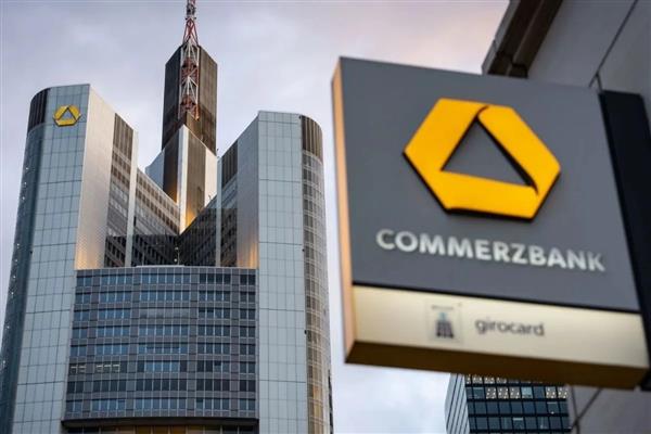 UniCredit en büyük hissedarı olursa Commerzbank'ta 15 bin kişinin işi tehlikede