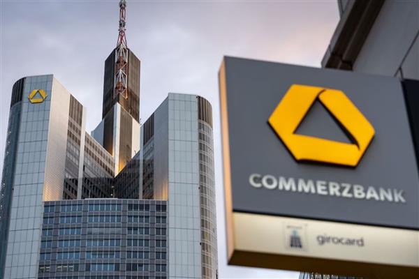 Almanya'nın önde gelen bankalarından Commerzbank, binlerce kişiyi işten çıkarmaya hazırlanıyor