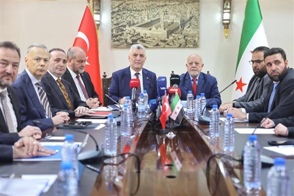 Ticaret Bakanı Ömer Bolat: Türkiye'deki bütün bakanlıklar olarak, Suriye'ye destek olma konusunda Cumhurbaşkanımız tarafından talimatlandırıldık