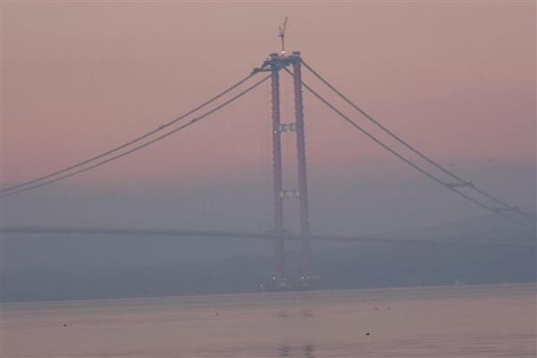Çanakkale Boğazı, sis nedeniyle geçici olarak çift yönlü gemi trafiğine kapatıldı