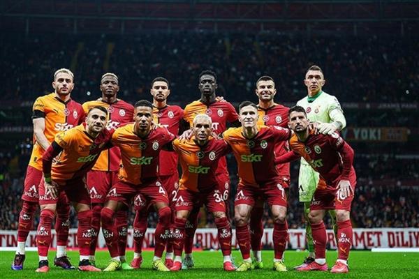 Galatasaray 25'inci şampiyonluğu paraya dönüştürüyor: 5 yıldızlı formalar şampiyonluğun ertesi günü satışta