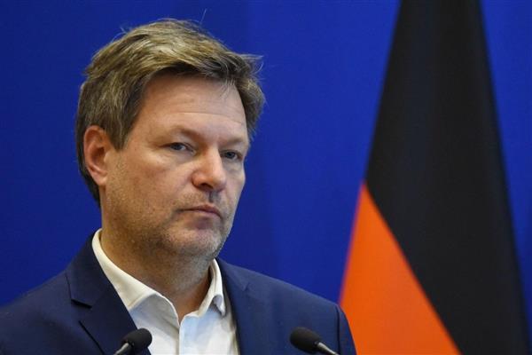 Almanya'da hükümet 2025 büyüme beklentisini yüzde 0'a düşürdü