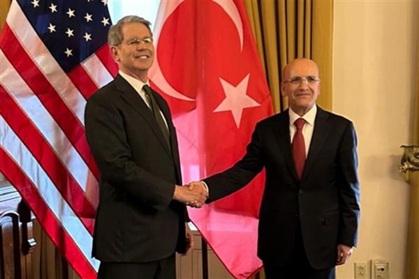 Hazine ve Maliye Bakanı Mehmet Şimşek, ABD Hazine Bakanı Scott Bessent ile bir araya geldi
