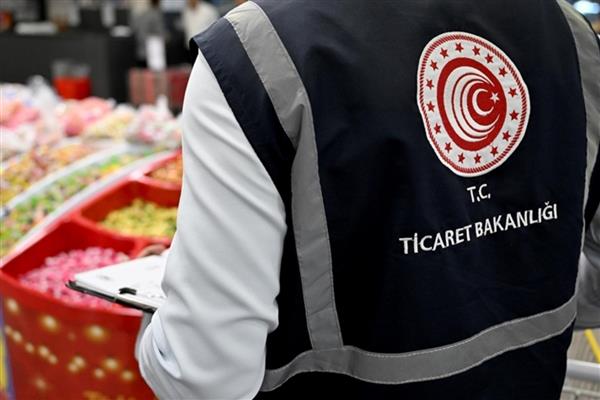 Ticaret Bakanlığı'ndan bayram öncesi yoğun denetim: İstanbul'un 30 ilçesinde gıda, tatlı, kuruyemiş ve menü fiyatları mercek altında