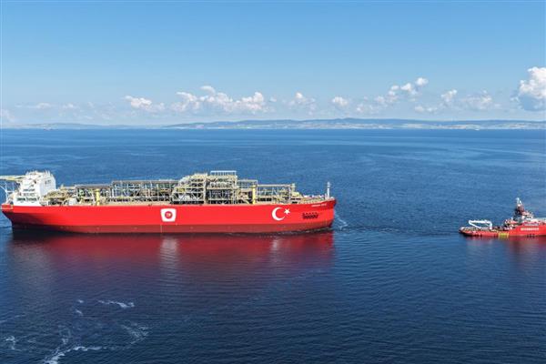 İstanbul Boğazı'nda gemi trafiği askıya alındı