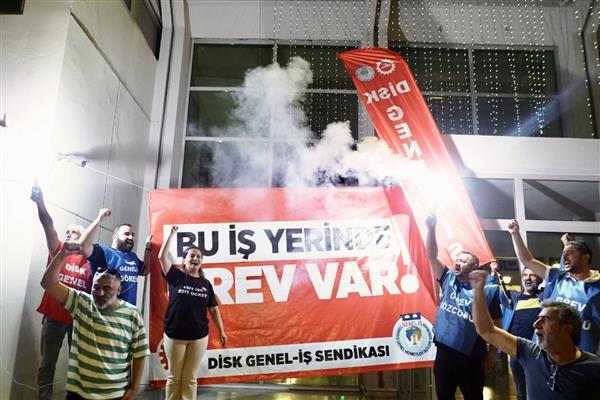 İzmir Büyükşehir Belediyesinde yaklaşık 23 bin işçi greve gitti