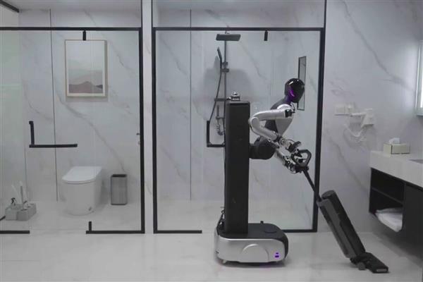 Dünyanın ilk otel sınıfı insansı temizlik robotu Zerith H1'e ilgi artıyor