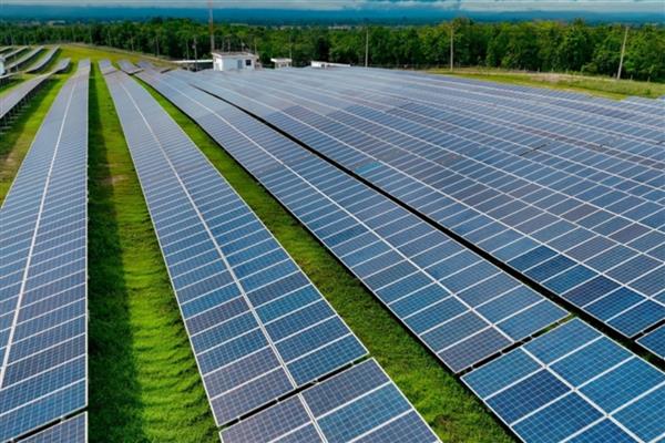 Suudi Arabistan şirketi ACWA Power'dan Türkiye'ye 2 milyar dolarlık güneş enerjisi yatırımı