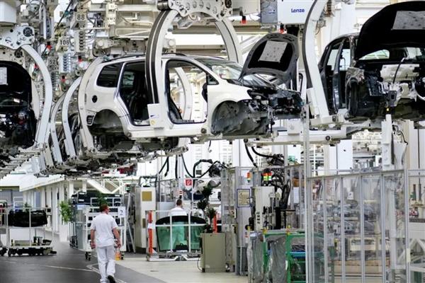 Türk sanayisi yüksek teknolojiye geçemiyor: 500 devden sadece 21'i bu alanda