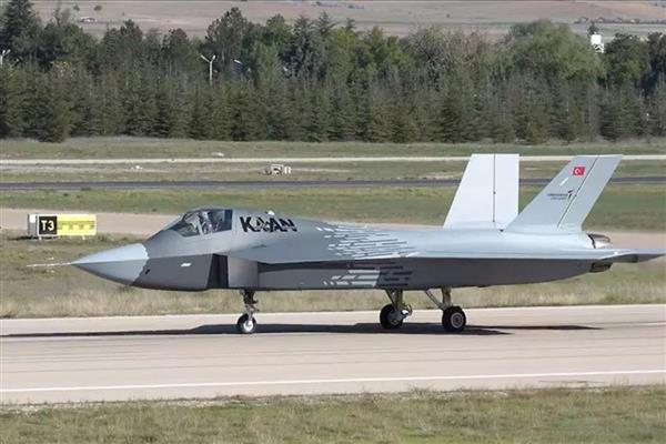 Cumhurbaşkanı Erdoğan'dan KAAN'ın üretimi için SSB ve TUSAŞ'a tebrik
