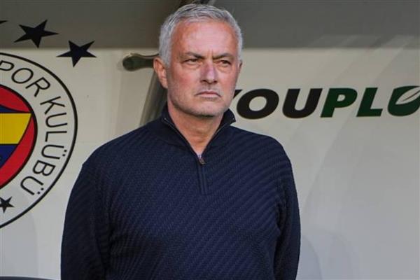 Acun Ilıcalı'nın ayrılığı sonrası Mourinho ile devam kararı alan Fenerbahçe, yardımcı antrenör olarak António Dias ile anlaştı
