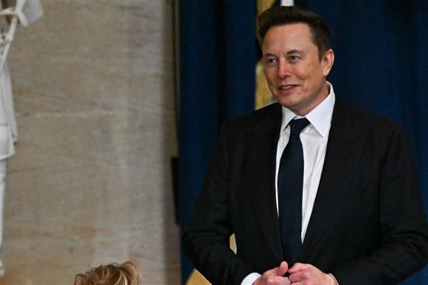 Elon Musk Tesla'daki en iyi yardımcısını kovdu