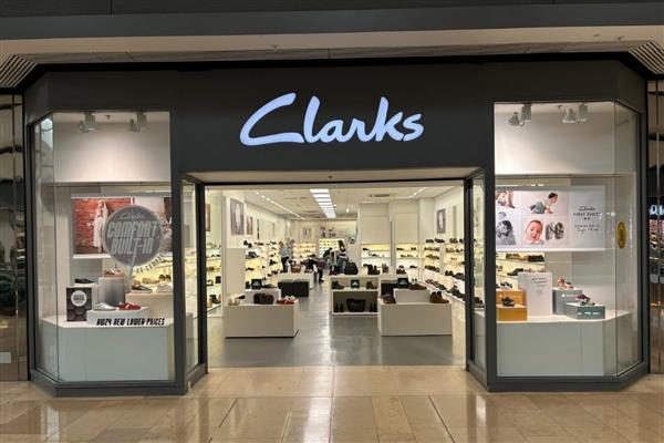 İngiliz ayakkabı devi Clarks, ekonomik zorluklar nedeniyle bin 200 çalışanını işten çıkardı