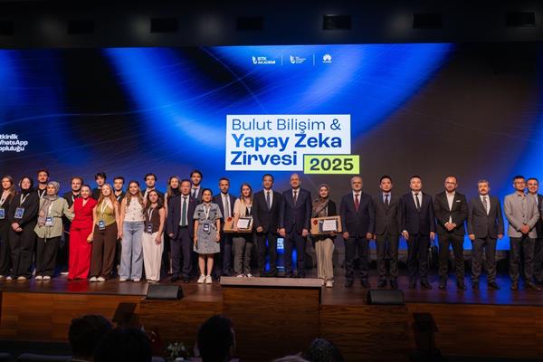 Ulaştırma ve Altyapı Bakan Yardımcısı, Huawei AR-GE Kodlama Maratonu'nda konuştu: "Yapay zeka çağının eşiğindeyiz"