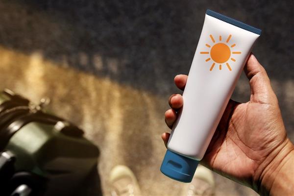 Avustralya'da 18 güneş kremi markasının üretimi ya da satışına durdurma kararı geldi