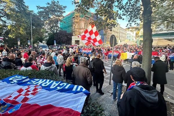 Hırvatistan, Dünya Kupası Avrupa elemeleri için Çekya deplasmanına gitti, taraftarlar Prag'da sokakları inletti