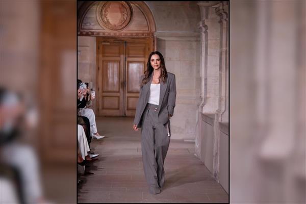 Victoria Beckham, hayatının anlatıldığı belgeselde onlarca yıldır süren yeme bozukluğu mücadelesini anlattı