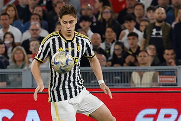 Chelsea ve Manchester United, Juventus'un genç yıldızı Kenan Yıldız için transfer girişiminde bulundu