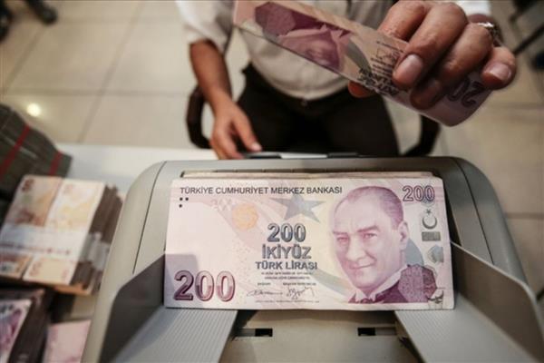Yıl sonu enflasyon tahminleri yükseldi, bankalar TL mevduat ve ihtiyaç kredilerinde tarihi yüksek faiz oranları sunuyor