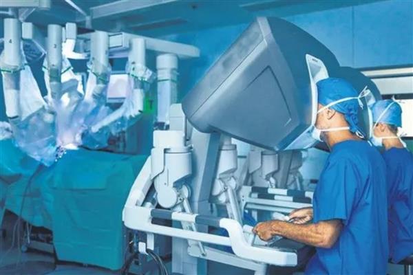 Muğla'da düzenlenen kongrede Türk cerrahlar robotik cerrahiyi dünya çapında gösterdi