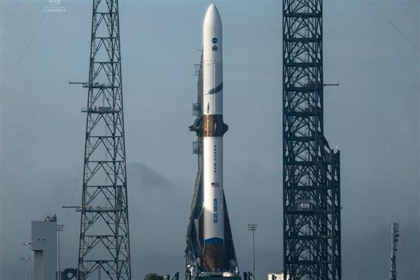 Milyarder Jeff Bezos'un şirketi Blue Origin'in yeni roketinin uzaya fırlatılması güneş fırtınası nedeniyle ertelendi