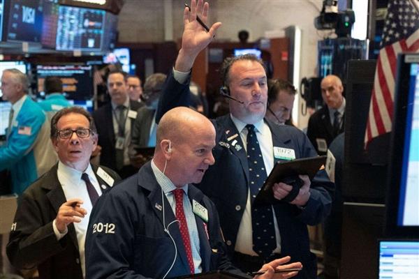 New York borsası haftanın son işlem gününe düşüşle başladı, teknoloji şirketlerinin hisseleri baskı altında