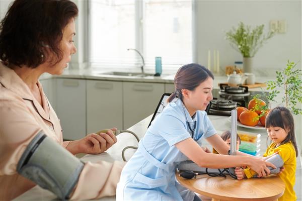 Uzmanlara göre kötü beslenme, obezite ve hareketsizlik milyonlarca çocuğun hipertansiyon geliştirmesine neden oluyor