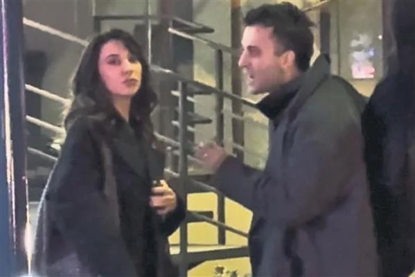 Oyuncu çift Ezgi Gergin ve Berkay Tulumbacı'nın hararetli sokak kavgası