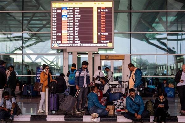 Hindistan'ın havayolu şirketi IndiGo'da uçuş iptalleri sürüyor