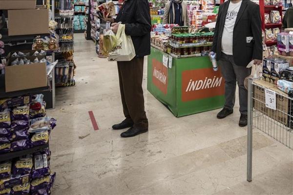 Marketin rafı ve kasasındaki 15 liralık fiyat farkı nedeniyle tüketici haklı bulundu ve dosya icraya taşındı