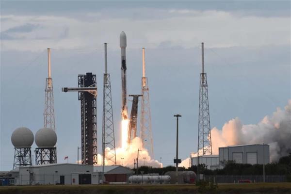 SpaceX, Ulusal Keşif Ofisi NRO'nun gizli yükünü Falcon 9 ile uzaya fırlattı