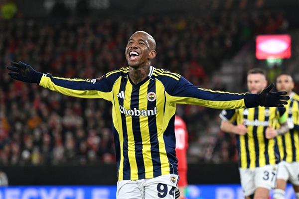 Fenerbahçe UEFA Avrupa Ligi'nde Brann'ı farklı yendi, Talisca hat-trick yaptı