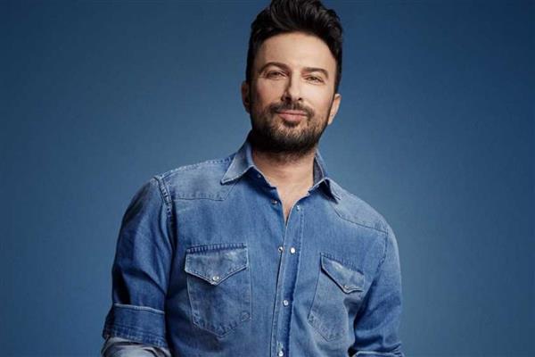 Geri dönüş konserleri kapalı gişe olan Tarkan, sahne maratonu öncesi yeni şarkısını hayranlarının beğenisine sundu