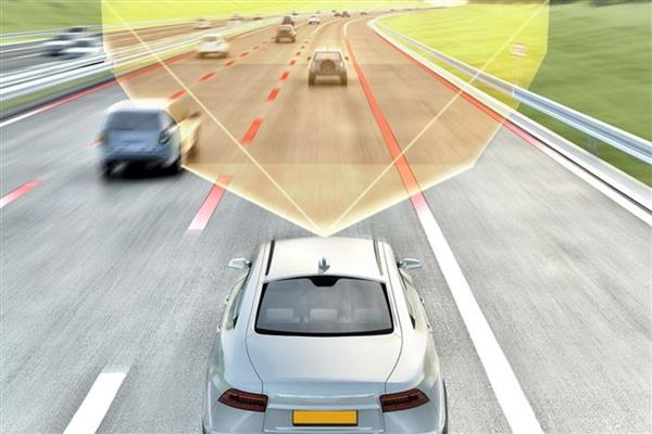 Çin'de otonom sürüşte yeni adım, iki elektrikli sedan modele izin çıktı