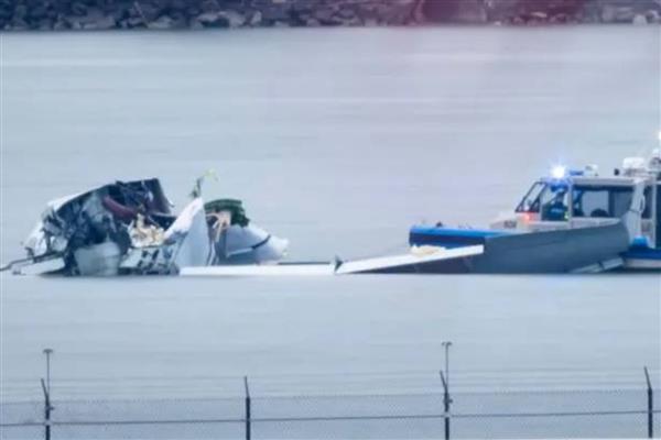 ABD'de 67 kişinin öldüğü uçak kazasında ordu pilotunun hatası olduğu kabul edildi