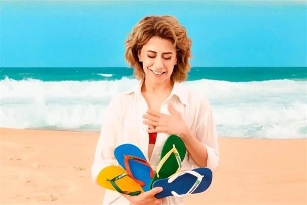 Brezilya'da sağcı siyasetçiler ünlü terlik markası Havaianas'ı boykot ediyor; gerekçe Fernanda Torres'in oynadığı reklam filmi