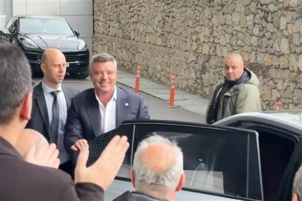 Adli kontrol şartıyla serbest bırakılan Saadettin Saran'a Fenerbahçe karşılaması