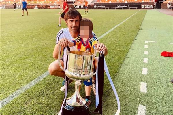 Endonezya'da tekne faciası; Valencia'nın antrenörü ve üç çocuğu hayatını kaybetti