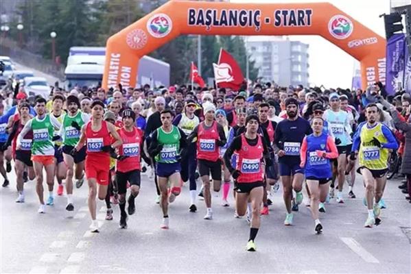 Ankara'da 90'ıncı Büyük Atatürk Koşusu yapıldı