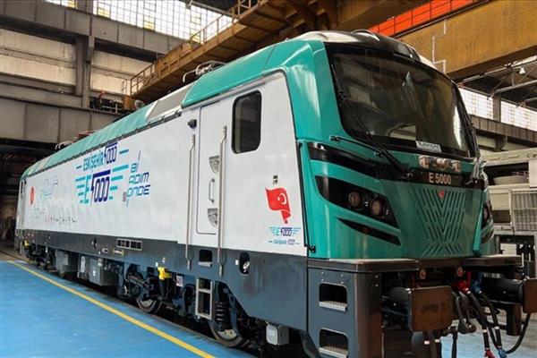 TÜRASAŞ tarafından üretilen 9 ZACENS tipi sarnıç vagonu Milli Savunma Bakanlığı'na teslim edildi