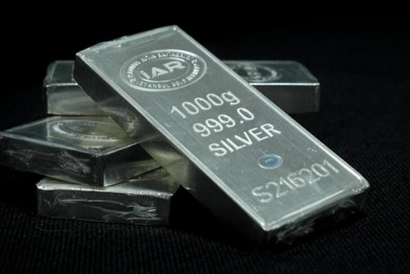 Gümüşte 5 yılın en sert günlük düşüşü